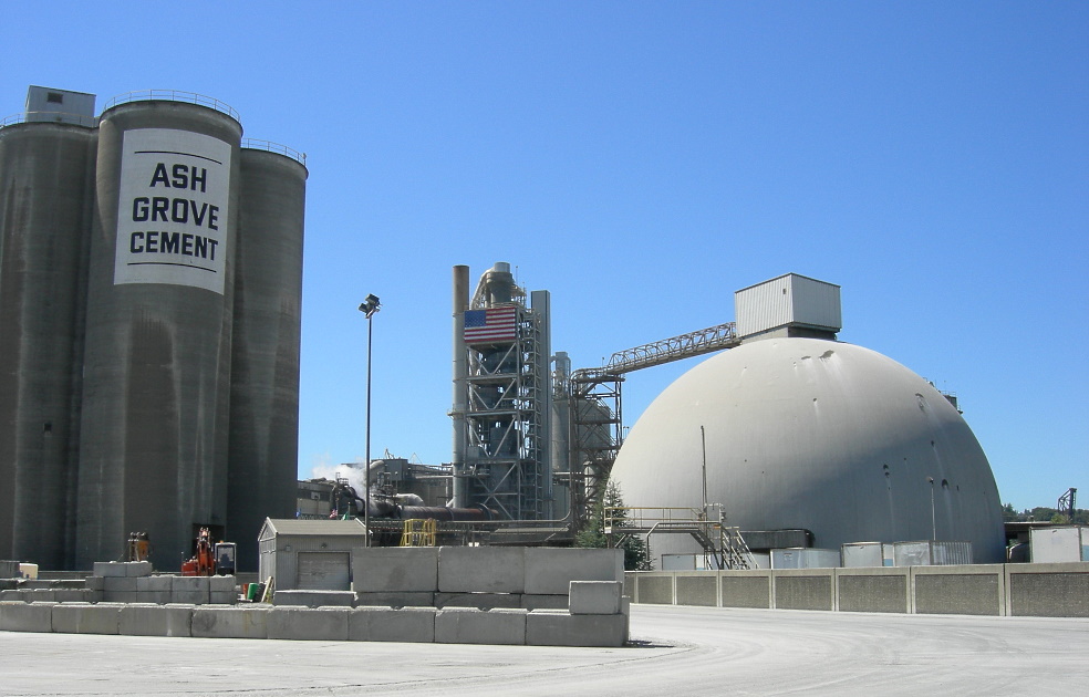 Целью геологической разведки является изучение территории для оценки и установления вероятных имеющихся запасов и качества известняка Целью геологической разведки является изучение территории для оценки и установления вероятных имеющихся запасов и качества известняка