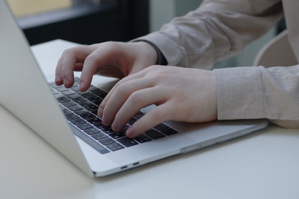 Нефинансовые корпорации могут создавать свои структурированные инструменты, используя в качестве основы облигации (для долгосрочного финансирования) или векселя (краткосрочные долговые ценные бумаги для кратко- и среднесрочного финансирования)