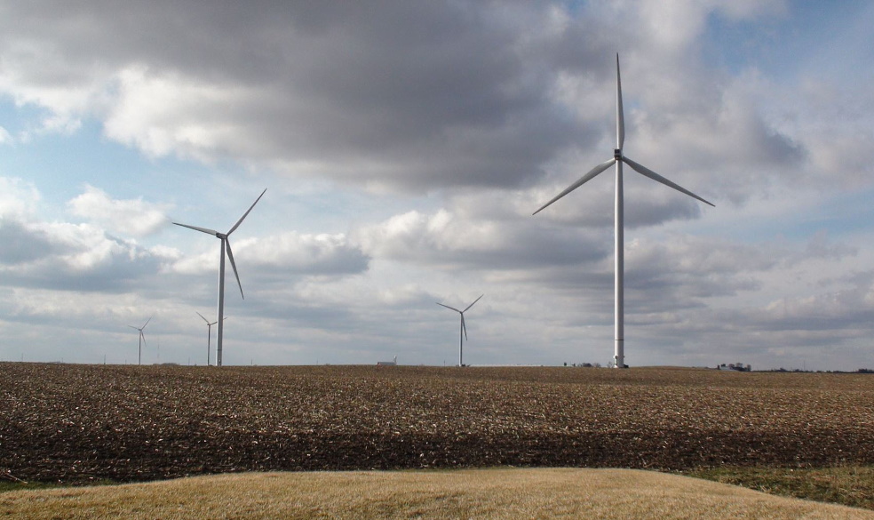 Для строительства турбин вам требуется многопрофильная инженерная экспертиза, а также практические знания по тяжелым кранам и логистике установки ветряных турбин