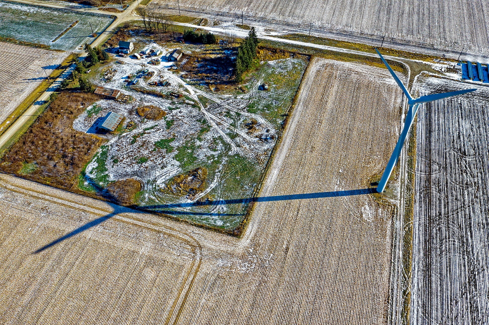 Based on the experience and research conducted by manufacturers of wind turbines, the life of most units can be extended to 30 years or more Based on the experience and research conducted by manufacturers of wind turbines, the life of most units can be extended to 30 years or more