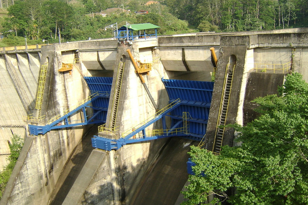 Operation and maintenance of small hydropower plants Operation and maintenance of small hydropower plants