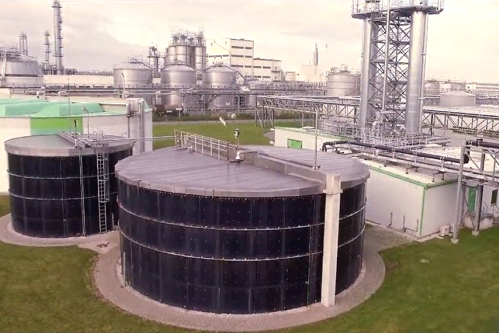 We offer a full range of financial and engineering services, including chemical plant investment project planning, project management, process development and engineering design of all types of equipment We offer a full range of financial and engineering services, including chemical plant investment project planning, project management, process development and engineering design of all types of equipment